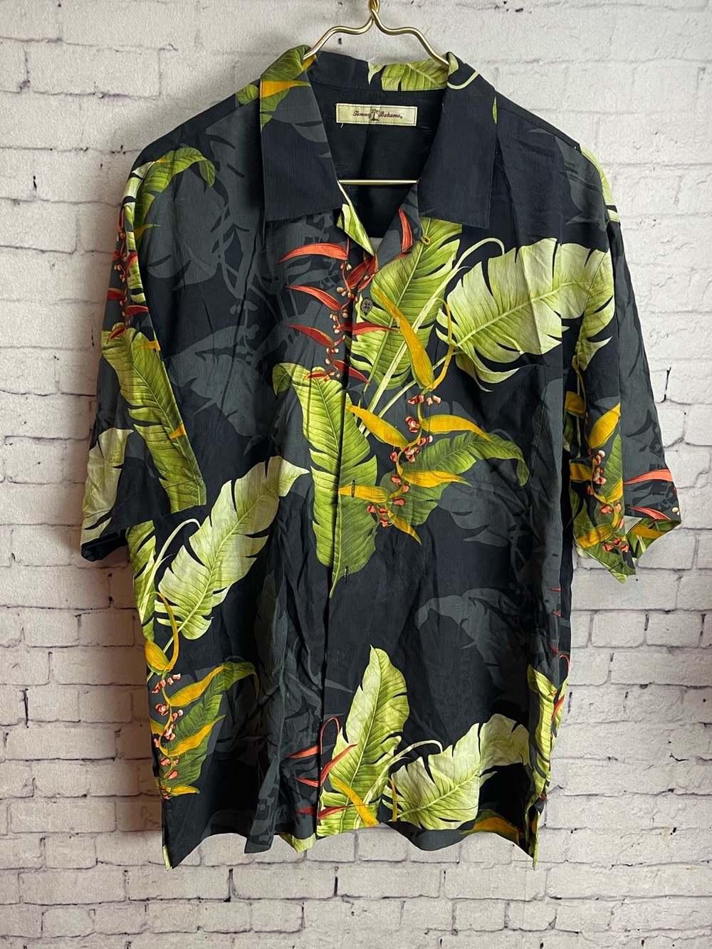 Tommy Bahama size large silk short sleeve button down shirt black tropical print
